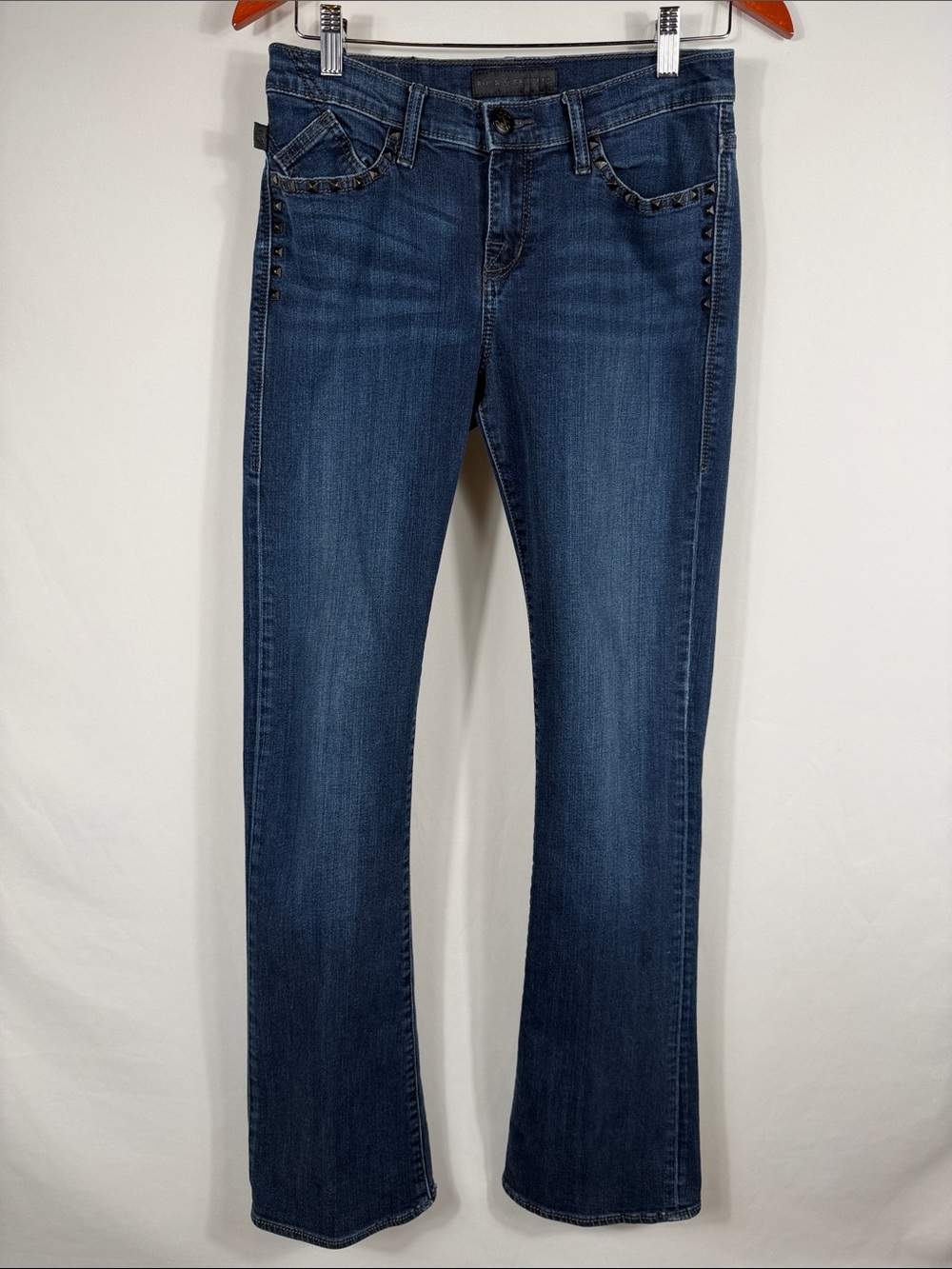 Rock & Republic Kasandra Bootcut Leg Jeans with Stud-Trim Pockets. Size 8